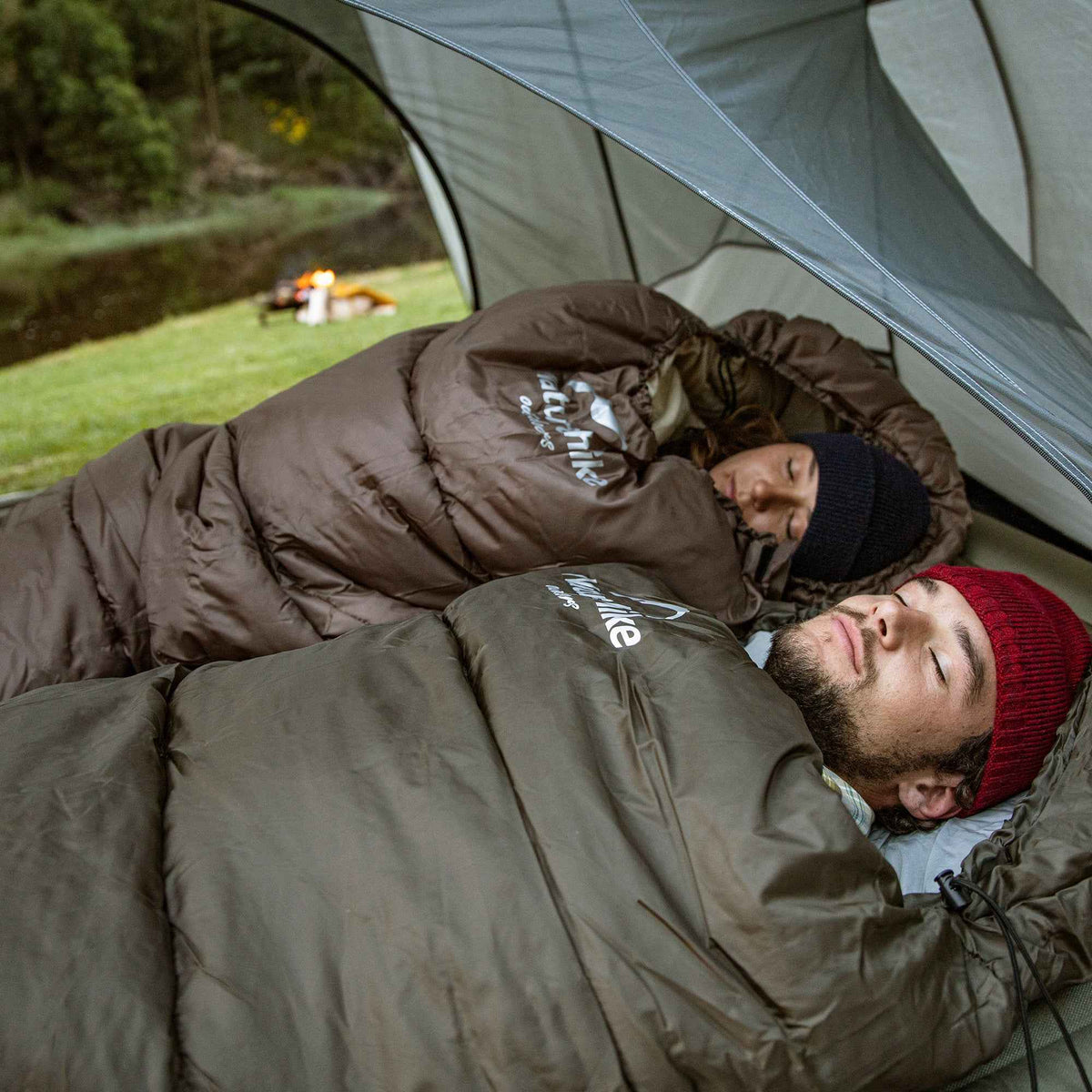 Solora™ U350S Hooded Synthetic Sleeping Bag 26.6°F / -3°C